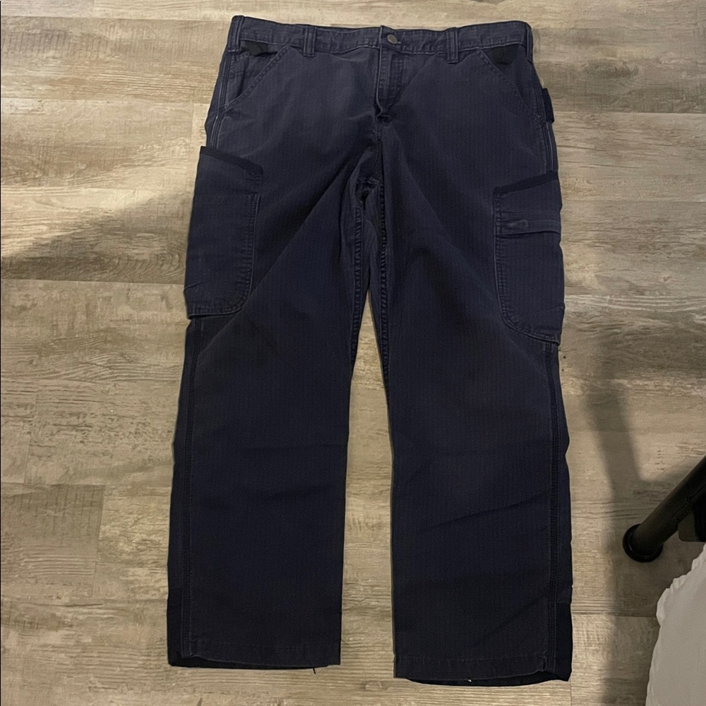 Carhartt Women's Navy Cargo Jeans loose size 12 short